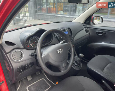 Красный Хендай и10, объемом двигателя 1.1 л и пробегом 117 тыс. км за 5499 $, фото 16 на Automoto.ua