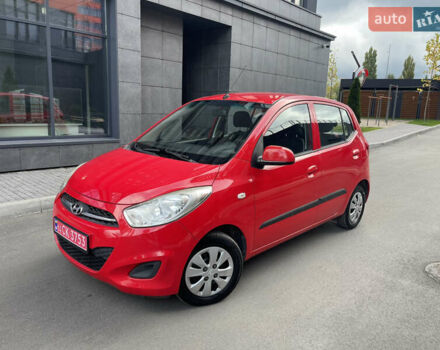 Красный Хендай и10, объемом двигателя 1.1 л и пробегом 117 тыс. км за 5499 $, фото 2 на Automoto.ua