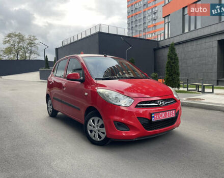 Красный Хендай и10, объемом двигателя 1.1 л и пробегом 117 тыс. км за 5499 $, фото 1 на Automoto.ua