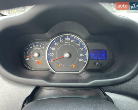 Красный Хендай и10, объемом двигателя 1.1 л и пробегом 117 тыс. км за 5499 $, фото 25 на Automoto.ua