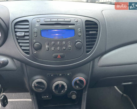 Красный Хендай и10, объемом двигателя 1.1 л и пробегом 117 тыс. км за 5499 $, фото 26 на Automoto.ua