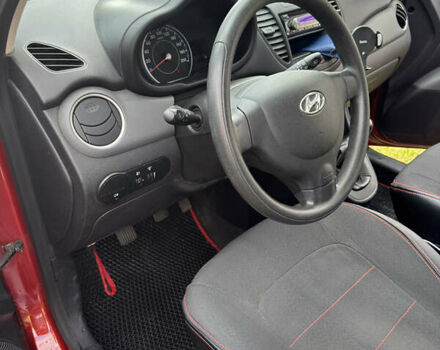 Красный Хендай и10, объемом двигателя 1.09 л и пробегом 91 тыс. км за 5000 $, фото 6 на Automoto.ua