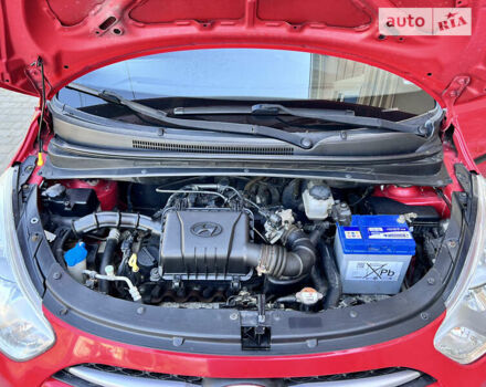 Красный Хендай и10, объемом двигателя 1.1 л и пробегом 125 тыс. км за 5500 $, фото 9 на Automoto.ua