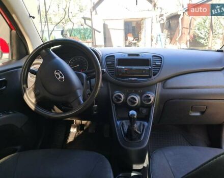 Красный Хендай и10, объемом двигателя 1.09 л и пробегом 211 тыс. км за 4200 $, фото 4 на Automoto.ua