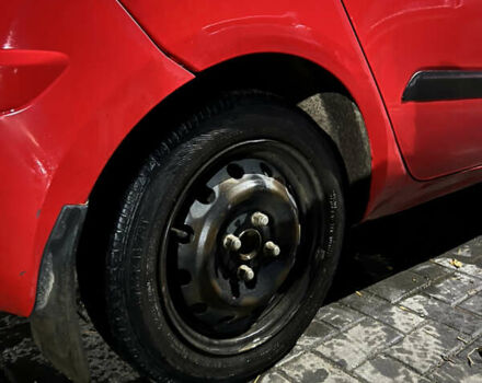 Хендай и10 2012 в Черновцах на Automoto.ua Красный Хендай и10, объемом двигателя 1.09 л и пробегом 185 тыс. км за 6200 $, фото 13 на Automoto.ua