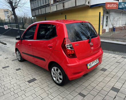 Красный Хендай и10, объемом двигателя 1.1 л и пробегом 48 тыс. км за 5900 $, фото 3 на Automoto.ua