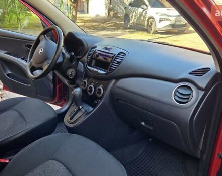 Хендай и10 2013 в Харькове на Automoto.ua Красный Хендай и10, объемом двигателя 1.2 л и пробегом 48 тыс. км за 8950 $, фото 12 на Automoto.ua