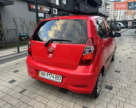 Красный Хендай и10, объемом двигателя 1.1 л и пробегом 48 тыс. км за 5900 $, фото 4 на Automoto.ua