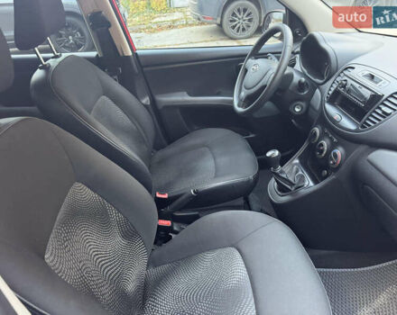 Красный Хендай и10, объемом двигателя 1.1 л и пробегом 48 тыс. км за 5900 $, фото 15 на Automoto.ua