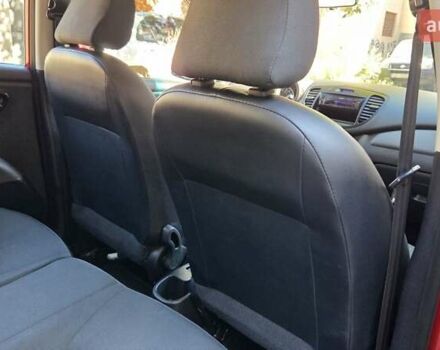 Хендай и10 2013 в Харькове на Automoto.ua Красный Хендай и10, объемом двигателя 1.2 л и пробегом 48 тыс. км за 8950 $, фото 20 на Automoto.ua