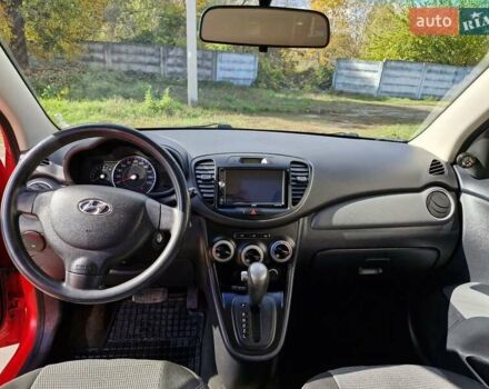 Красный Хендай и10, объемом двигателя 1.1 л и пробегом 102 тыс. км за 6400 $, фото 4 на Automoto.ua