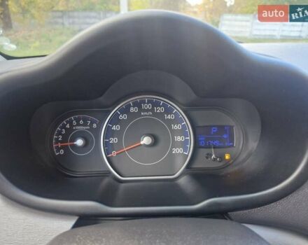 Красный Хендай и10, объемом двигателя 1.1 л и пробегом 102 тыс. км за 6400 $, фото 6 на Automoto.ua