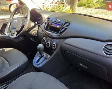 Хендай и10 2013 в Харькове на Automoto.ua Красный Хендай и10, объемом двигателя 1.2 л и пробегом 48 тыс. км за 8950 $, фото 32 на Automoto.ua