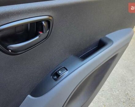 Красный Хендай и10, объемом двигателя 1.2 л и пробегом 48 тыс. км за 9000 $, фото 30 на Automoto.ua