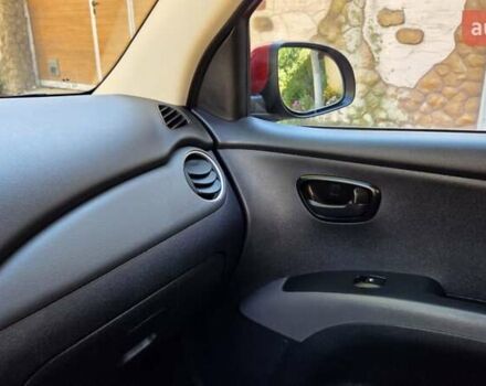 Хендай и10 2013 в Харькове на Automoto.ua Красный Хендай и10, объемом двигателя 1.2 л и пробегом 48 тыс. км за 8950 $, фото 44 на Automoto.ua