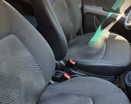 Хендай и10 2013 в Харькове на Automoto.ua Красный Хендай и10, объемом двигателя 1.2 л и пробегом 48 тыс. км за 8950 $, фото 37 на Automoto.ua