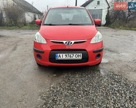 Красный Хендай и10, объемом двигателя 1.09 л и пробегом 200 тыс. км за 4200 $, фото 1 на Automoto.ua
