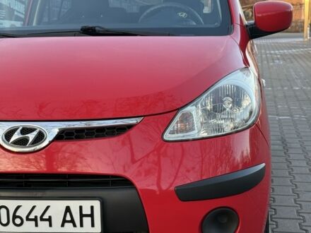 Красный Хендай и10, объемом двигателя 1.1 л и пробегом 165 тыс. км за 4700 $, фото 1 на Automoto.ua