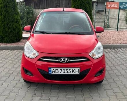 Красный Хендай и10, объемом двигателя 1.1 л и пробегом 84 тыс. км за 5500 $, фото 1 на Automoto.ua