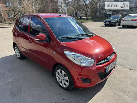 Хендай і10 2012 у Житомирі на Automoto.ua Червоний Хендай і10, об'ємом двигуна 1.1 л та пробігом 65 тис. км за 6999 $, фото 1 на Automoto.ua