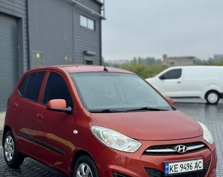 Красный Хендай и10, объемом двигателя 1.1 л и пробегом 97 тыс. км за 7800 $, фото 1 на Automoto.ua