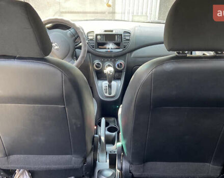 Хендай і10, об'ємом двигуна 1.2 л та пробігом 100 тис. км за 6599 $, фото 4 на Automoto.ua