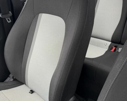 Хендай и10, объемом двигателя 1.2 л и пробегом 10 тыс. км за 9200 $, фото 12 на Automoto.ua