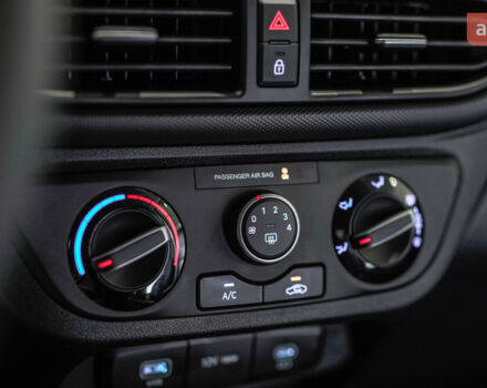 купить новое авто Хендай и10 2025 года от официального дилера Hyundai центр Львів Хендай фото