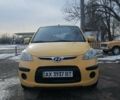 Желтый Хендай и10, объемом двигателя 1.09 л и пробегом 85 тыс. км за 4500 $, фото 1 на Automoto.ua