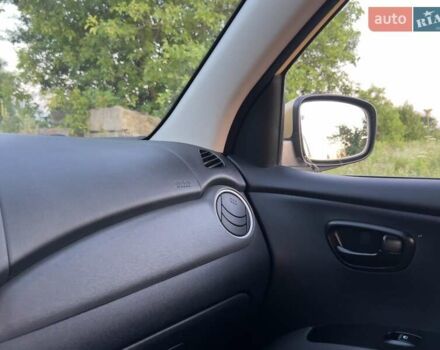Жовтий Хендай і10, об'ємом двигуна 1.09 л та пробігом 194 тис. км за 4900 $, фото 22 на Automoto.ua