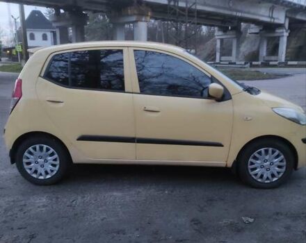 Желтый Хендай и10, объемом двигателя 1.09 л и пробегом 242 тыс. км за 5700 $, фото 6 на Automoto.ua