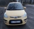 Желтый Хендай и10, объемом двигателя 1.09 л и пробегом 242 тыс. км за 5700 $, фото 5 на Automoto.ua