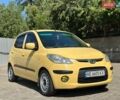 Желтый Хендай и10, объемом двигателя 1.09 л и пробегом 140 тыс. км за 5300 $, фото 1 на Automoto.ua