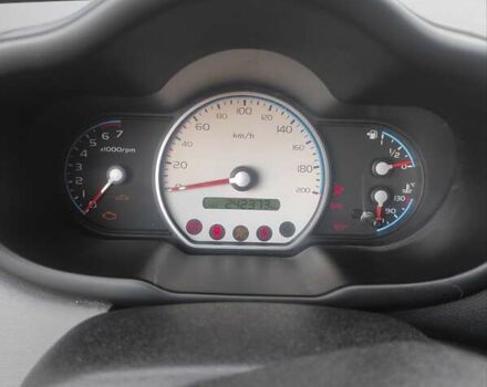 Желтый Хендай и10, объемом двигателя 1.09 л и пробегом 242 тыс. км за 5700 $, фото 12 на Automoto.ua