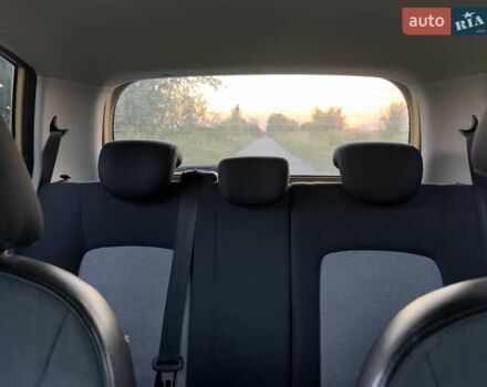 Жовтий Хендай і10, об'ємом двигуна 1.09 л та пробігом 198 тис. км за 4300 $, фото 8 на Automoto.ua