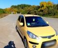 Желтый Хендай и10, объемом двигателя 13 л и пробегом 87 тыс. км за 6400 $, фото 1 на Automoto.ua