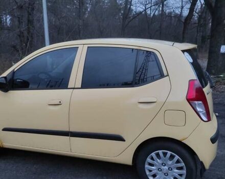 Желтый Хендай и10, объемом двигателя 1.09 л и пробегом 242 тыс. км за 5700 $, фото 4 на Automoto.ua