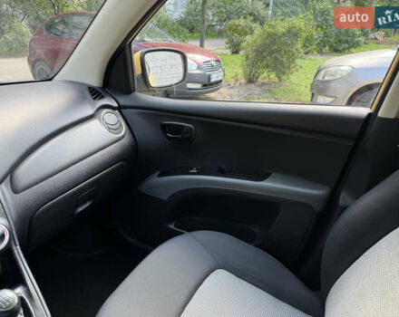 Жовтий Хендай і10, об'ємом двигуна 1.09 л та пробігом 273 тис. км за 4800 $, фото 14 на Automoto.ua
