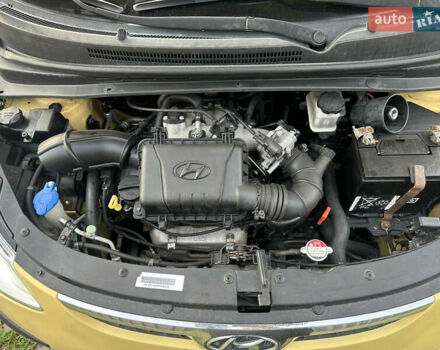 Желтый Хендай и10, объемом двигателя 1.1 л и пробегом 117 тыс. км за 5400 $, фото 2 на Automoto.ua