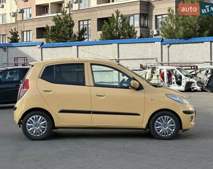 Желтый Хендай и10, объемом двигателя 1.1 л и пробегом 99 тыс. км за 6440 $, фото 3 на Automoto.ua