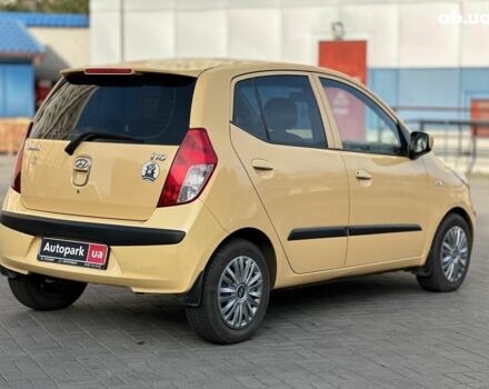 Желтый Хендай и10, объемом двигателя 1.1 л и пробегом 99 тыс. км за 6440 $, фото 4 на Automoto.ua