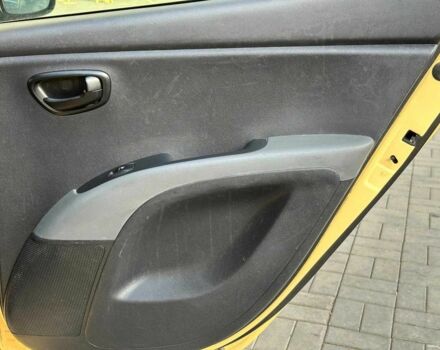 Желтый Хендай и10, объемом двигателя 1.1 л и пробегом 99 тыс. км за 6440 $, фото 14 на Automoto.ua