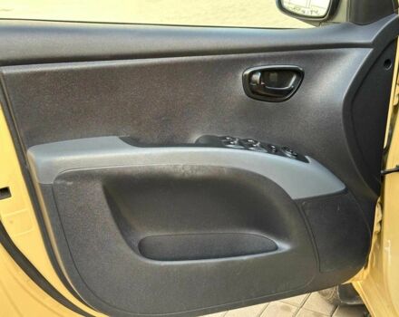 Желтый Хендай и10, объемом двигателя 1.1 л и пробегом 99 тыс. км за 6440 $, фото 8 на Automoto.ua