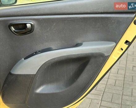 Желтый Хендай и10, объемом двигателя 1.1 л и пробегом 99 тыс. км за 6440 $, фото 14 на Automoto.ua