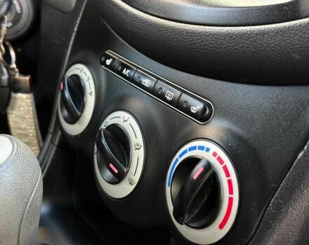 Желтый Хендай и10, объемом двигателя 1.1 л и пробегом 99 тыс. км за 6440 $, фото 20 на Automoto.ua