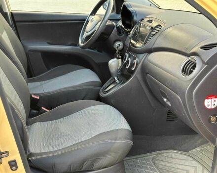 Желтый Хендай и10, объемом двигателя 1.1 л и пробегом 99 тыс. км за 6440 $, фото 18 на Automoto.ua