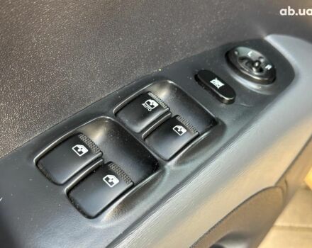 Желтый Хендай и10, объемом двигателя 1.1 л и пробегом 99 тыс. км за 6440 $, фото 9 на Automoto.ua