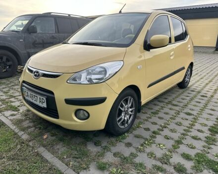 Желтый Хендай и10, объемом двигателя 1.1 л и пробегом 250 тыс. км за 5600 $, фото 1 на Automoto.ua