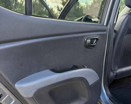 Хендай и10 2008 в Одессе на Automoto.ua Серый Хендай и10, объемом двигателя 1.09 л и пробегом 150 тыс. км за 5900 $, фото 15 на Automoto.ua