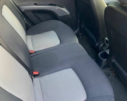 Серый Хендай и10, объемом двигателя 1.1 л и пробегом 205 тыс. км за 4050 $, фото 5 на Automoto.ua